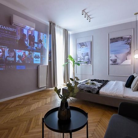 Modern Stay - Central Studios With Wall Projector Near Radisson 부쿠레슈티 외부 사진