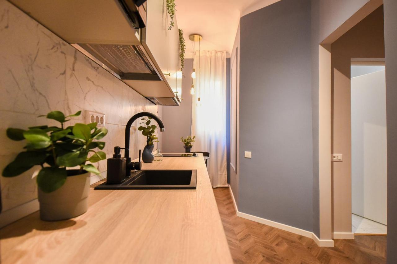 Modern Stay - Central Studios With Wall Projector Near Radisson 부쿠레슈티 외부 사진