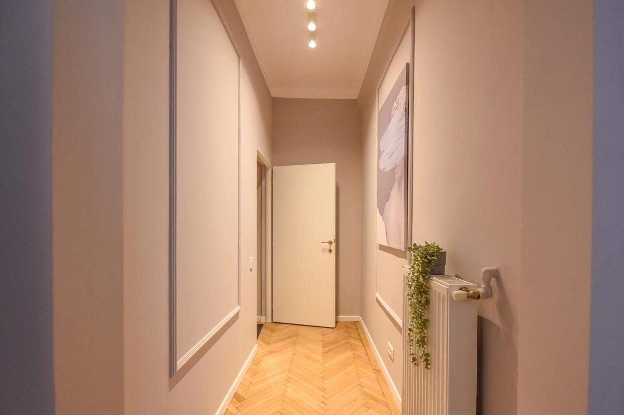 Modern Stay - Central Studios With Wall Projector Near Radisson 부쿠레슈티 외부 사진