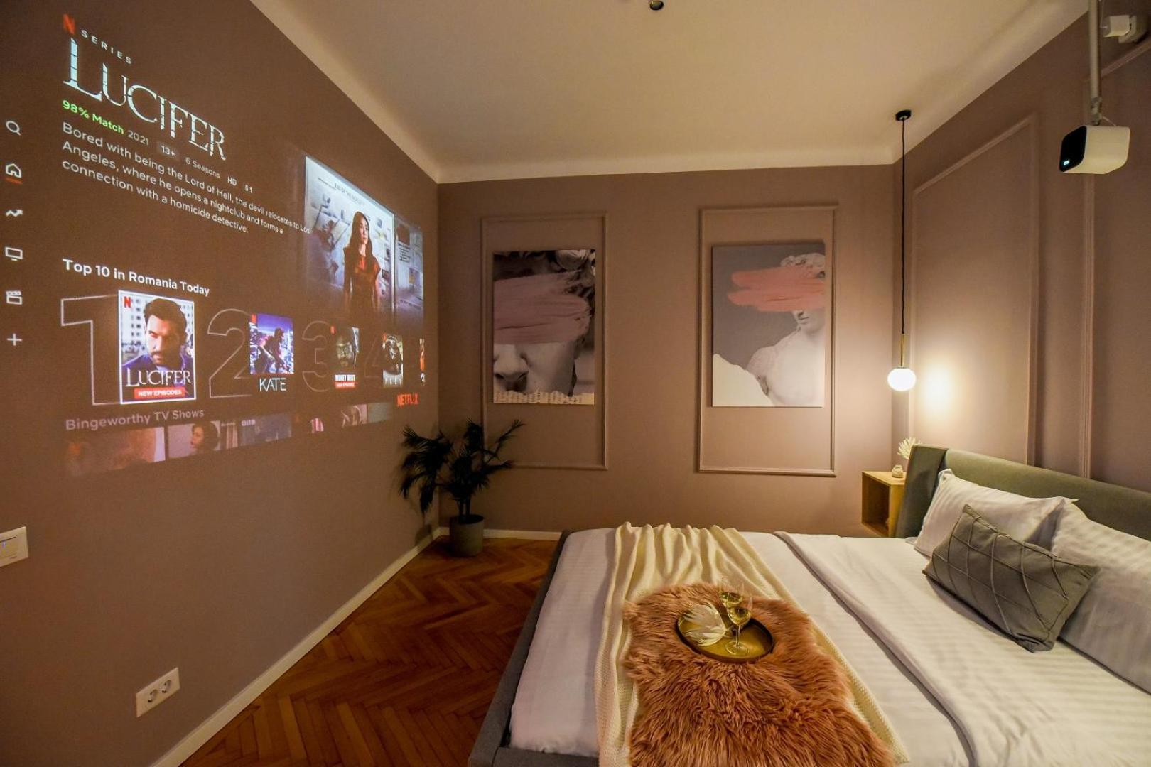 Modern Stay - Central Studios With Wall Projector Near Radisson 부쿠레슈티 객실 사진